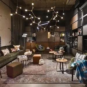 Moxy Neustadt Отель